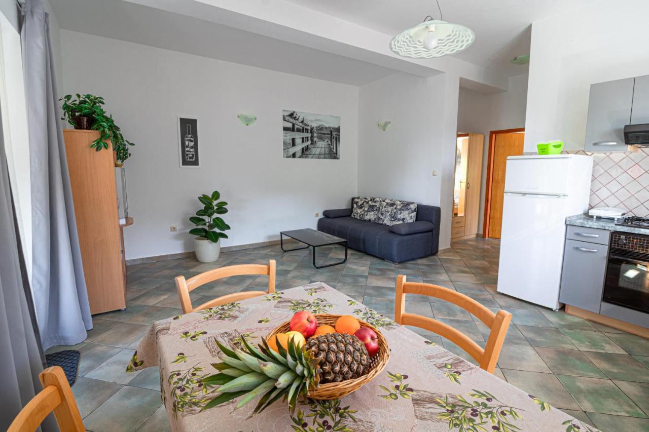 Apartments Sandra Kornić Dış mekan fotoğraf