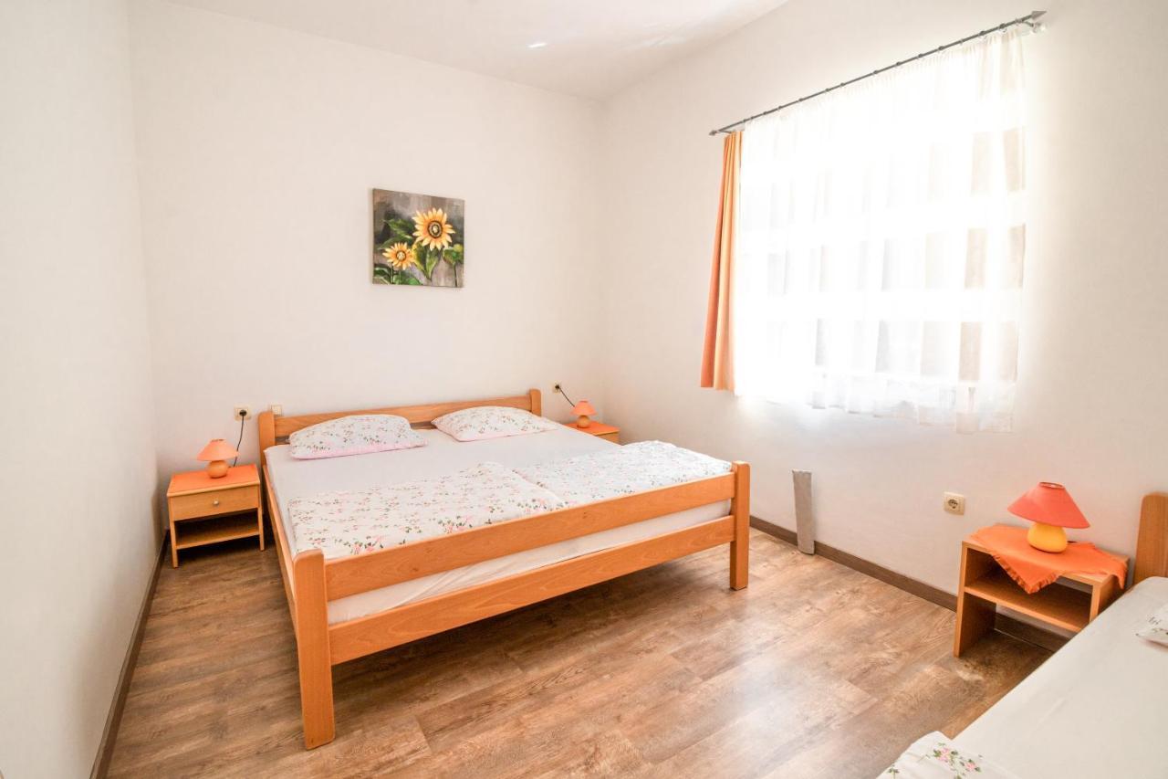 Apartments Sandra Kornić Dış mekan fotoğraf
