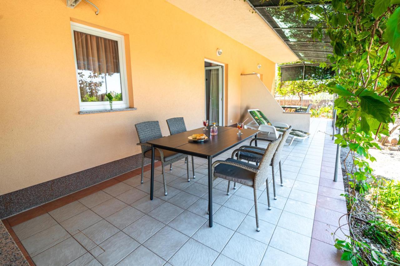 Apartments Sandra Kornić Dış mekan fotoğraf